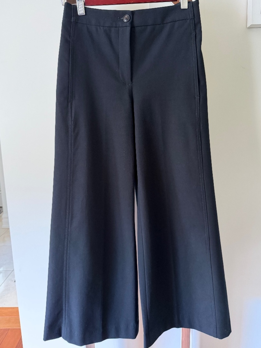 Ann Taylor Cropped Wide Leg pants | Black | Size XS (0-2)